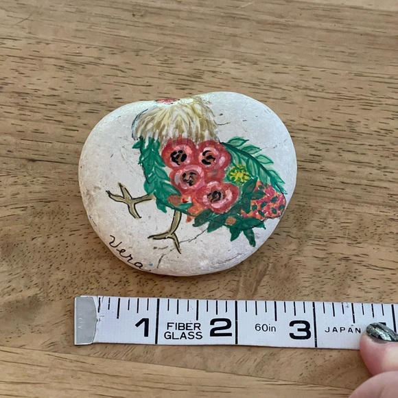Handcrafted painted floral chicken rock white background stone red pink green - Picture 13 of 13